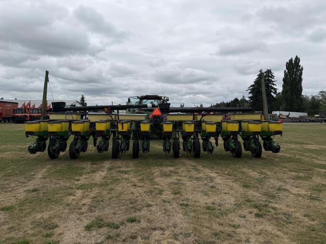 Image of John Deere 1770 equipment image 3