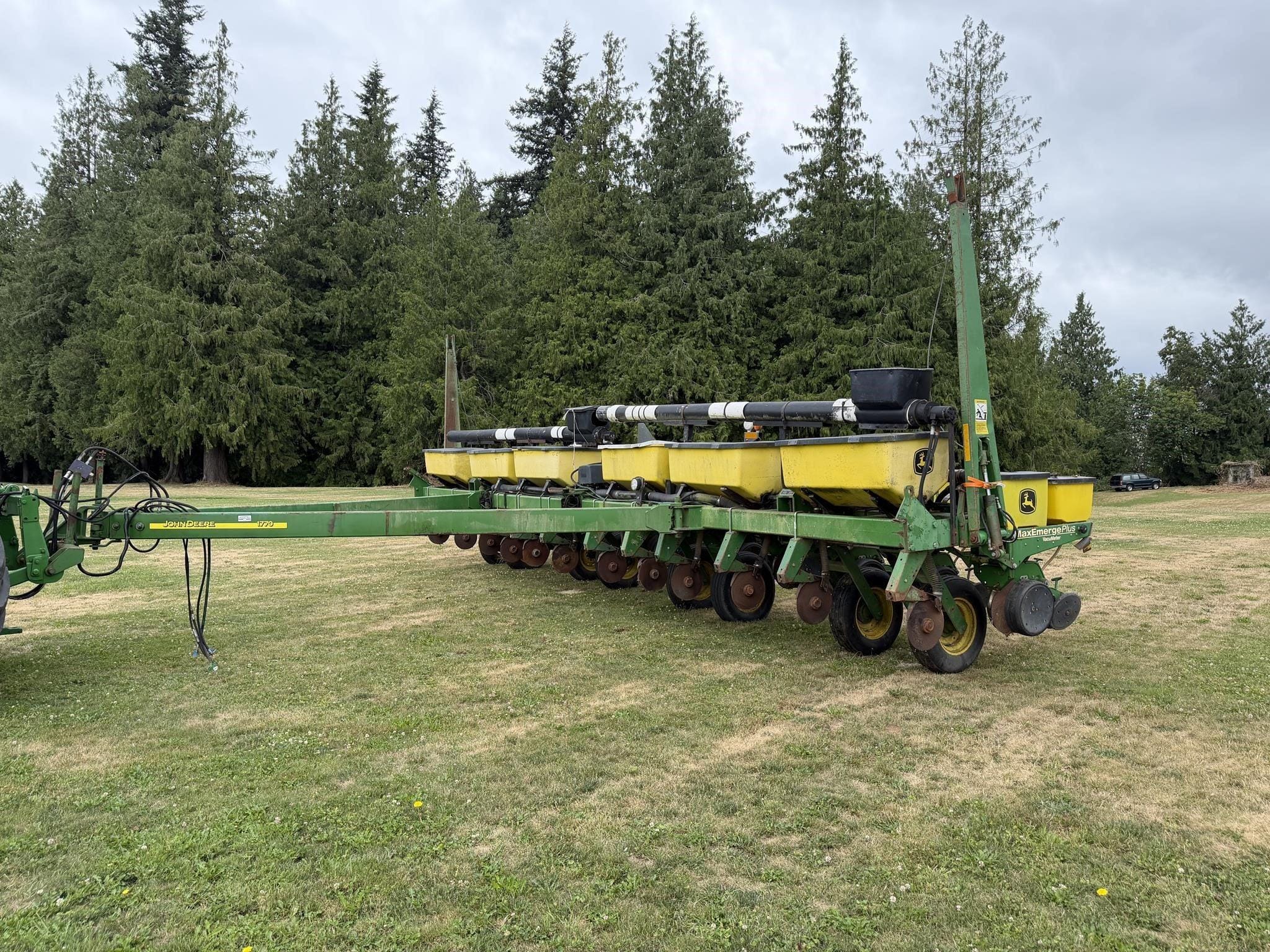 2010 John Deere 1770 Equipment Image0