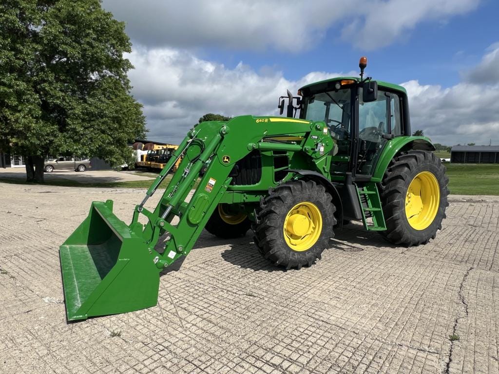 John Deere 7230 Equipment Image0