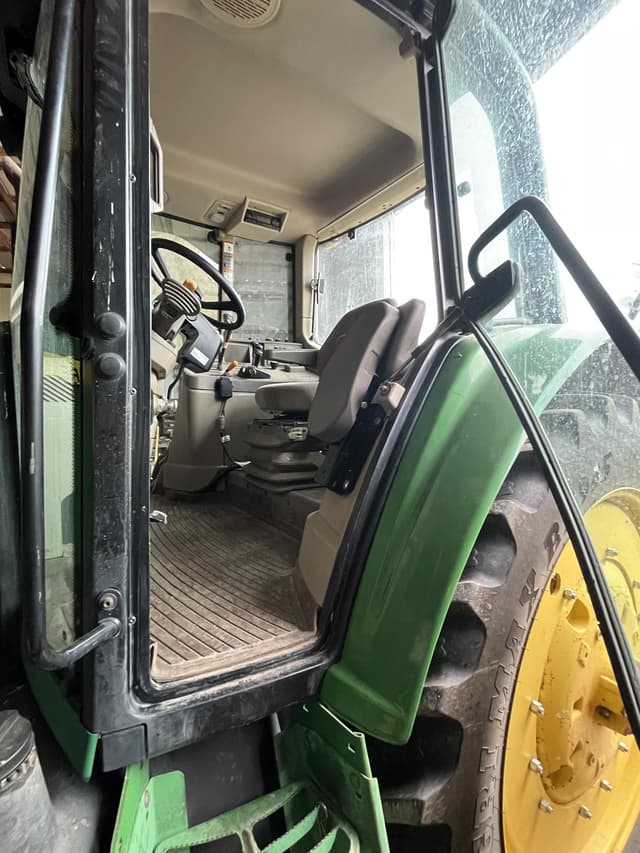 Image of John Deere 7230 equipment image 3
