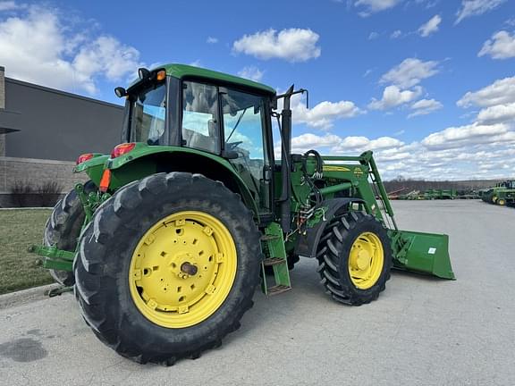 Image of John Deere 7230 equipment image 3