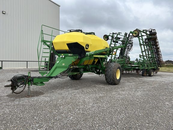 2010 John Deere 730 Equipment Image0