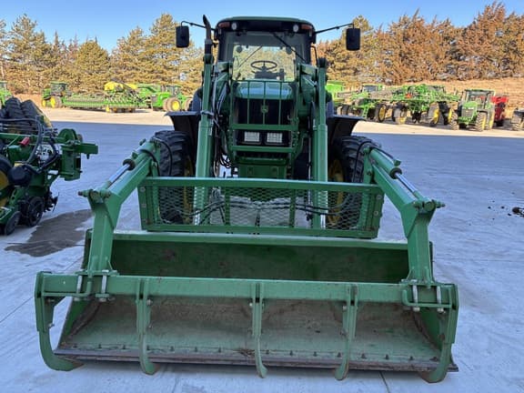 Image of John Deere 7330 equipment image 2