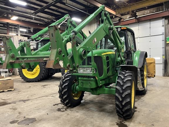 Image of John Deere 7330 equipment image 4