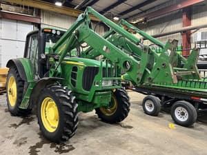 2010 John Deere 7330 Image