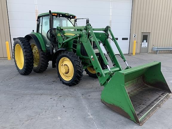 Image of John Deere 7330 Primary image