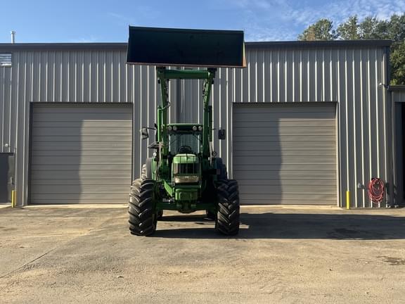 Image of John Deere 7330 equipment image 1