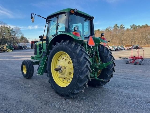 Image of John Deere 7330 equipment image 4