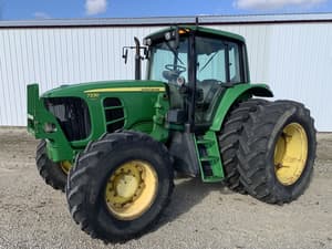 2010 John Deere 7330 Image