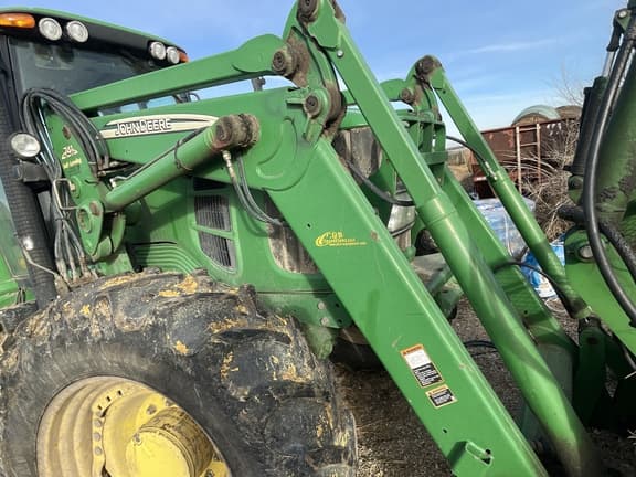Image of John Deere 7330 equipment image 4