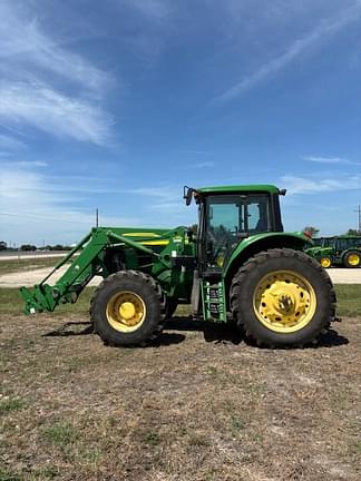 Image of John Deere 7330 equipment image 1