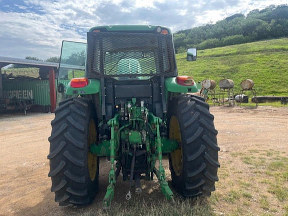 Image of John Deere 7330 equipment image 1