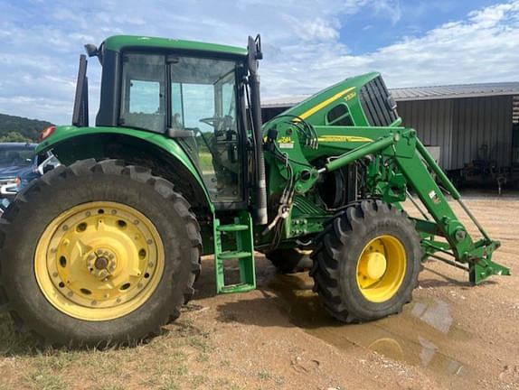Image of John Deere 7330 equipment image 2