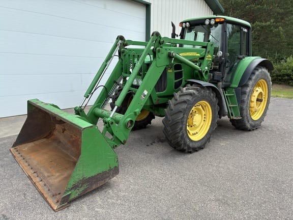 2010 John Deere 7330 Equipment Image0