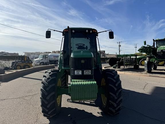 Image of John Deere 7330 equipment image 1