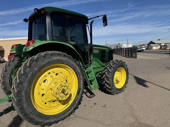 Image of John Deere 7330 equipment image 3