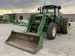 2010 John Deere 7330 Image