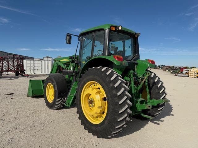 Image of John Deere 7330 equipment image 2