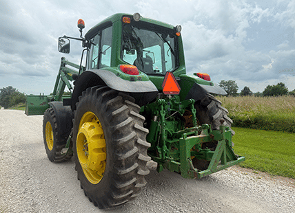 Image of John Deere 7330 equipment image 3