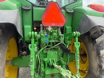 Image of John Deere 7330 equipment image 4