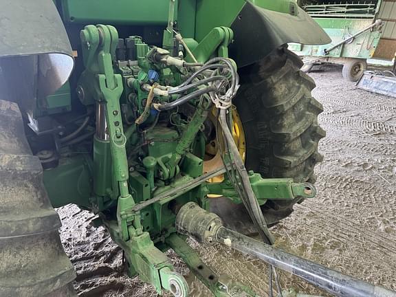 Image of John Deere 7330 equipment image 4
