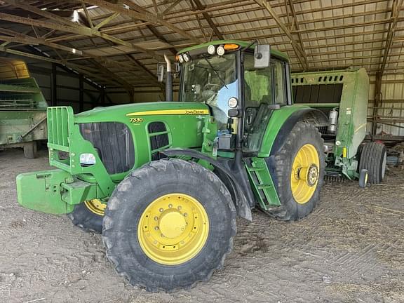 Image of John Deere 7330 Primary image