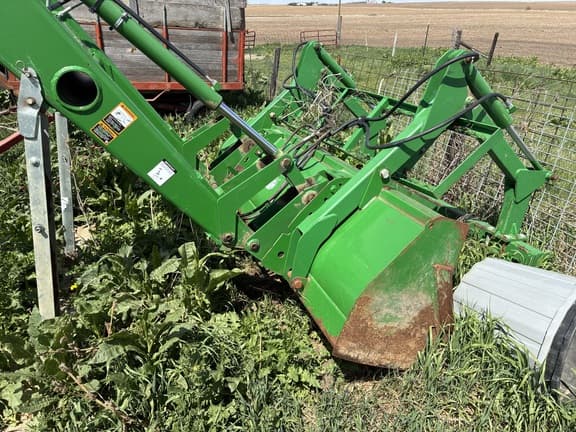 Image of John Deere 740 equipment image 3