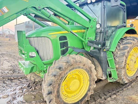 Image of John Deere 7430 Premium Primary image