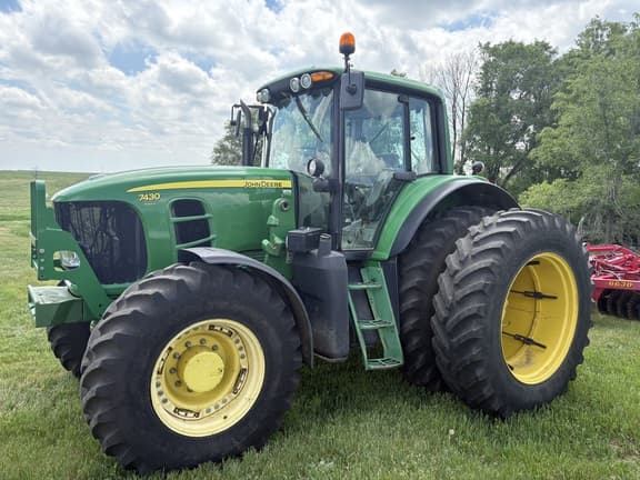 Image of John Deere 7430 Premium Primary image