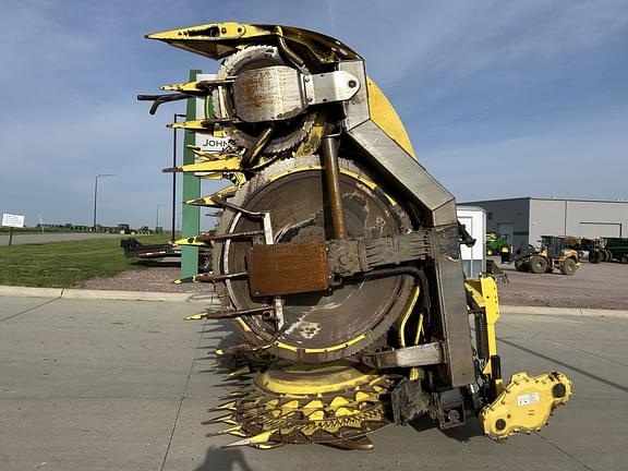 Image of John Deere 770 equipment image 1