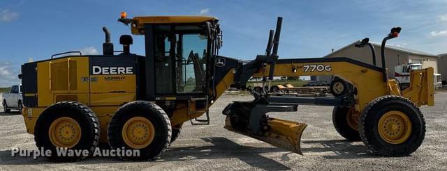 Image of John Deere 770G equipment image 3