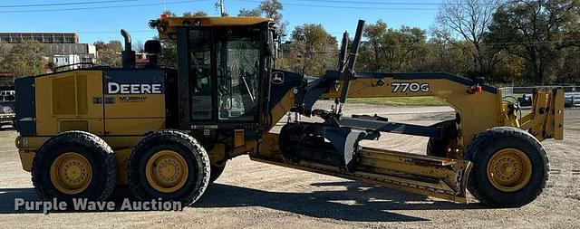 Image of John Deere 770G equipment image 3