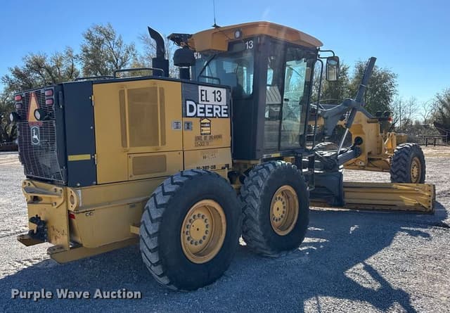 Image of John Deere 772G equipment image 4