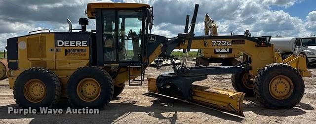 Image of John Deere 772G equipment image 3