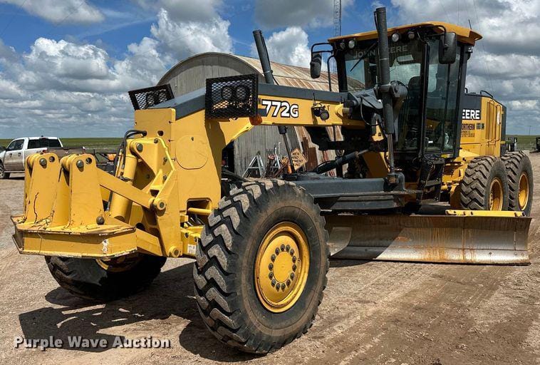 Main image John Deere 772G