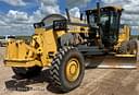 2010 John Deere 772G Image