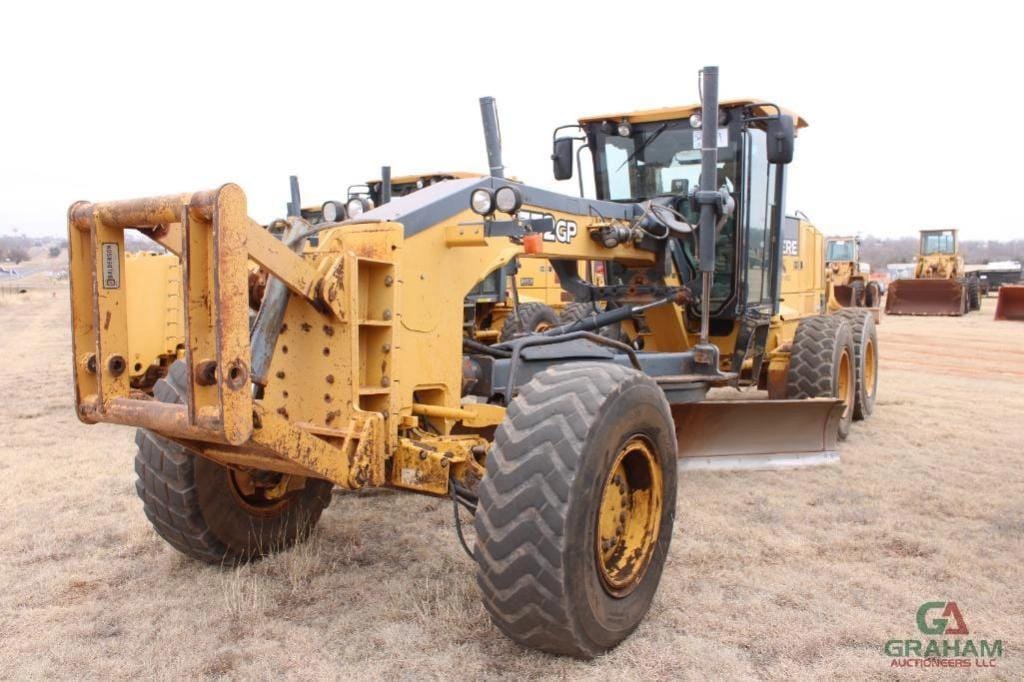 2010 John Deere 772GP Equipment Image0