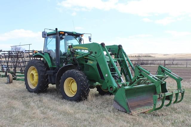 Image of John Deere 7730 equipment image 1