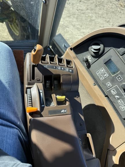 Image of John Deere 7730 equipment image 3