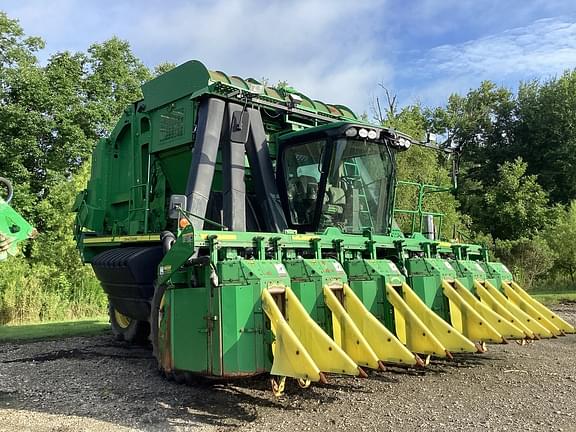 Image of John Deere 7760 equipment image 1