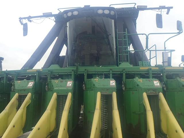 Image of John Deere 7760 equipment image 1