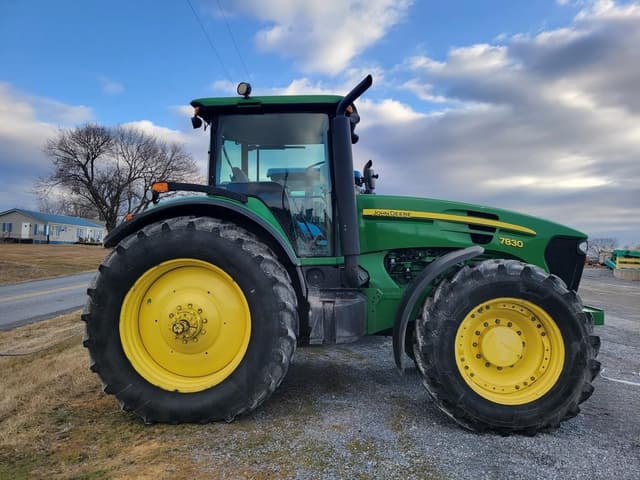 Image of John Deere 7830 equipment image 1
