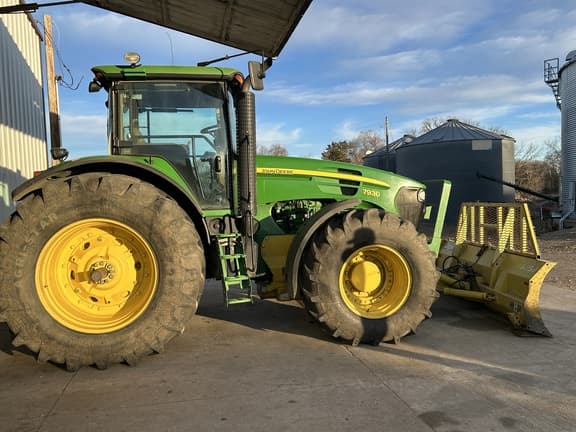 Image of John Deere 7930 equipment image 1