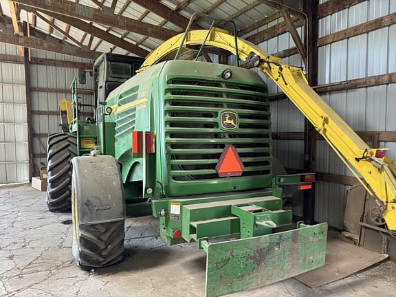 Image of John Deere 7950 equipment image 1