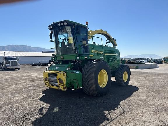 Image of John Deere 7950 equipment image 1