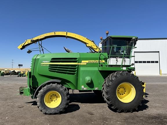 Image of John Deere 7950 Primary image