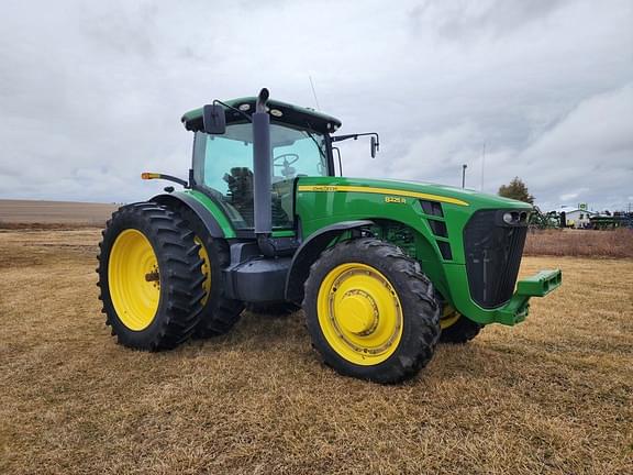 Image of John Deere 8225R equipment image 1