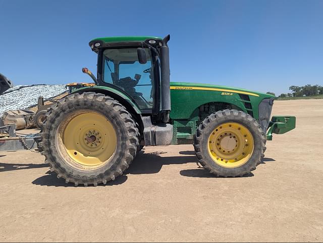 Image of John Deere 8225R equipment image 2
