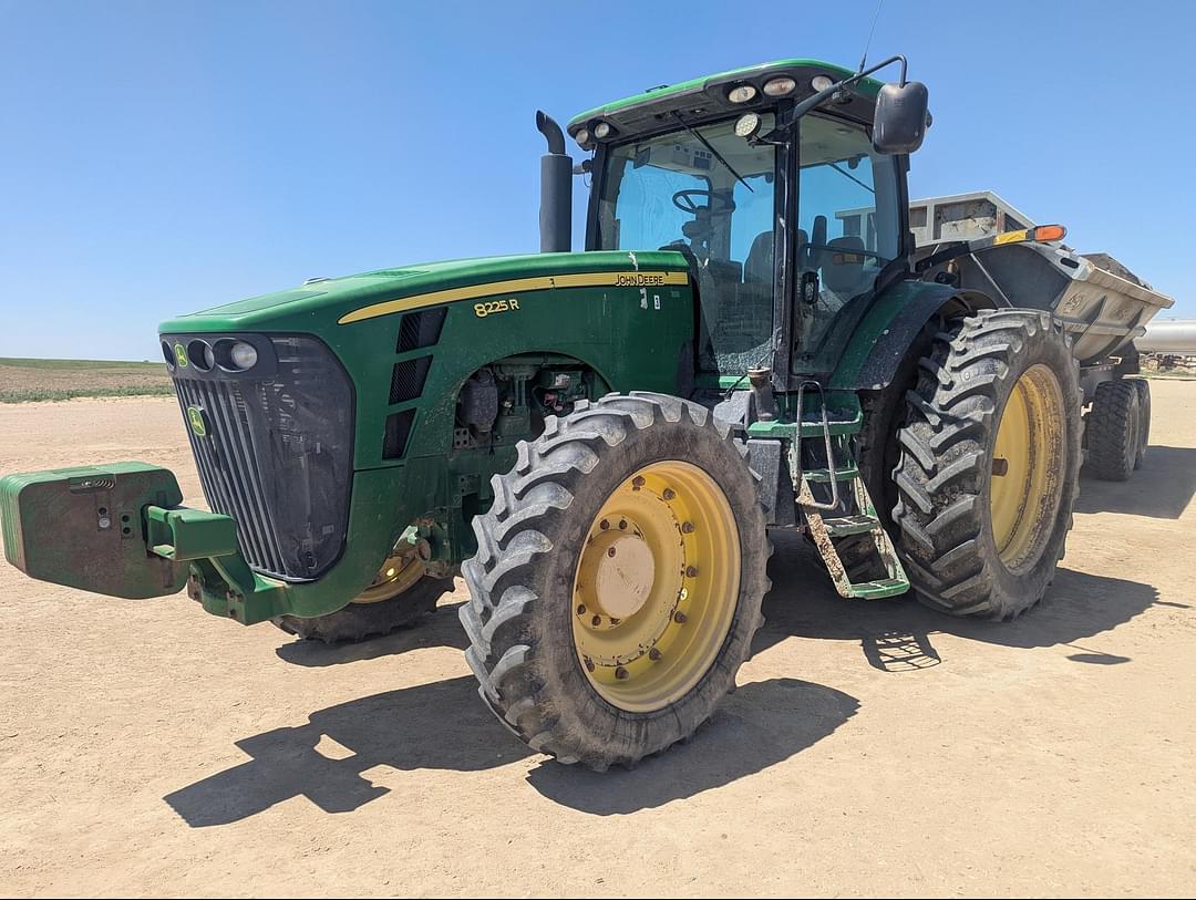 Image of John Deere 8225R Primary image