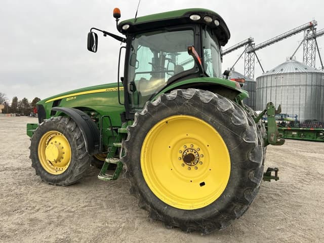 Image of John Deere 8225R equipment image 4